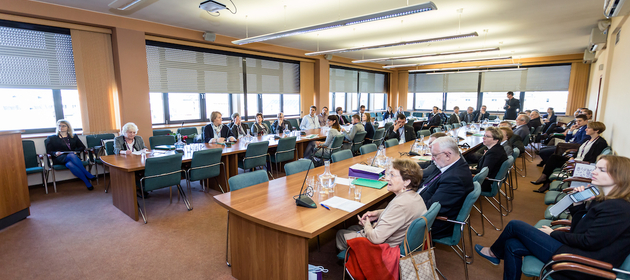 Ludzie uczestniczący w konferencji